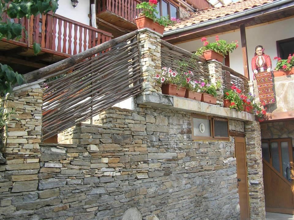 Sharkov Guest House Dolen  Buitenkant foto