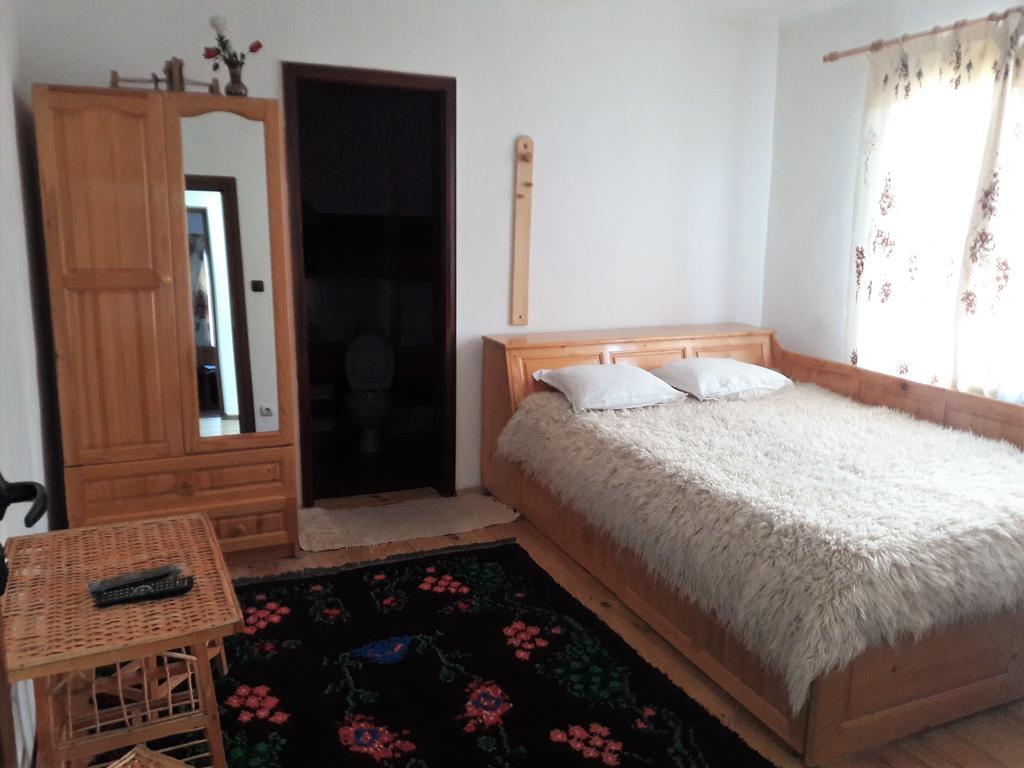 Sharkov Guest House Dolen  Buitenkant foto
