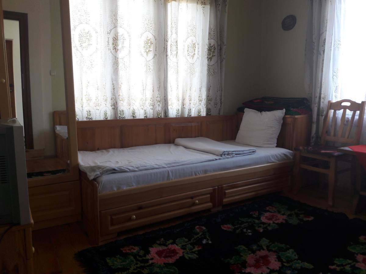 Sharkov Guest House Dolen  Buitenkant foto