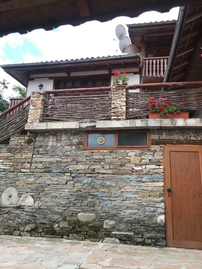 Sharkov Guest House Dolen  Buitenkant foto
